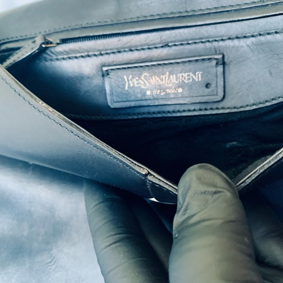 Yves Saint Laurent Black Wallet Sleek Design - Picture 1 of 4